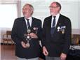 Overrækkelse af vandrepokal-bowling til Høje Taastrup GF