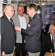 Mogens Jensen modtager 60 års-tegn