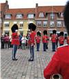 Overdragelse fra Tamburmajor til Musikdirigent.