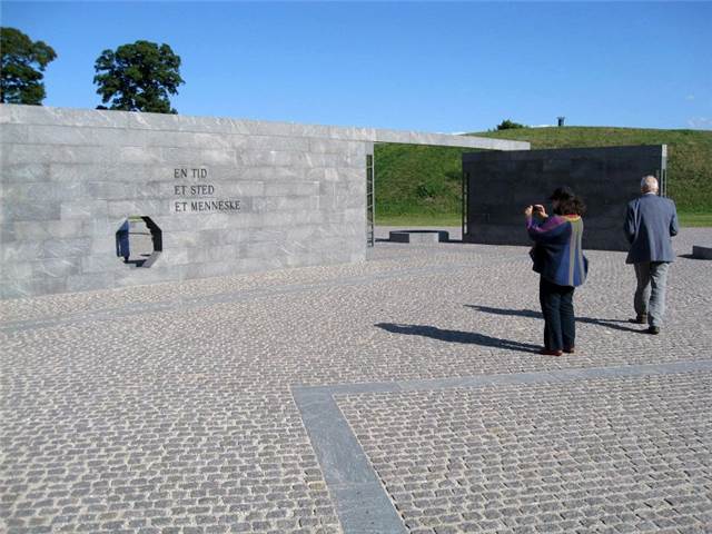 056.JPG