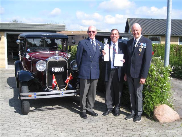 Niels Henning Weng Rasmussen 75 år den 15. maj 2017.
Med Ford årgang 1930.
