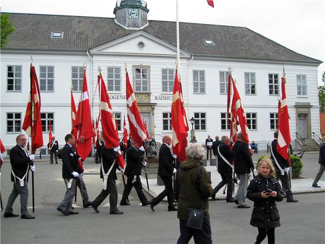 Faner ved Bogense Rådhus