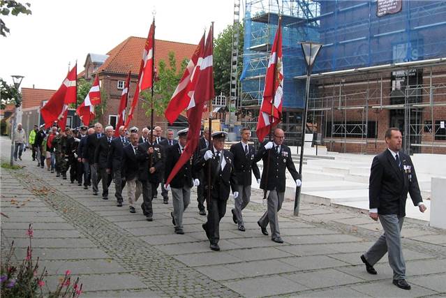 Mod Køge Torv.