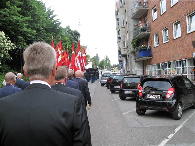 March gennem byen