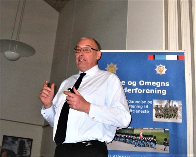 Forretningsfører Jan Stoltenborg orienterer ligeså.