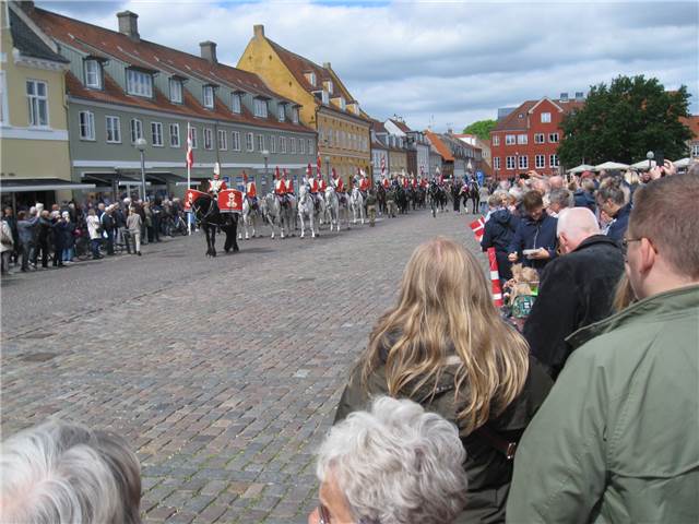 Hesteeskadronen på Køge Torv.