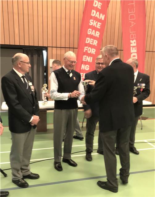 Bowlingformanden modtager 3. pladsen i landturneringen af Præsidenten.