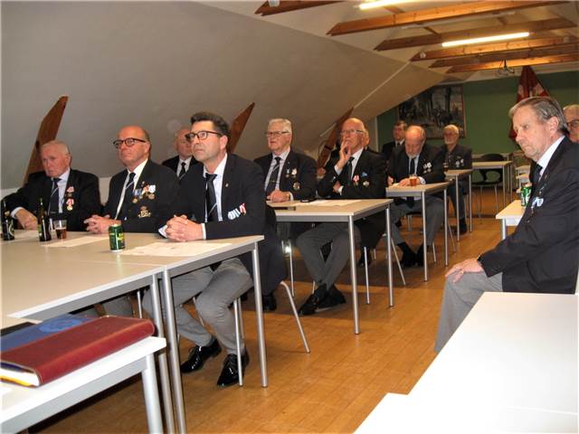 Alle lytter