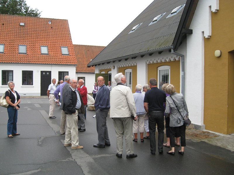 050.JPG